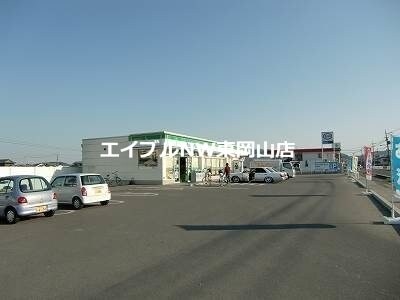 ファミリーマート邑久駅東店(コンビニ)まで1415m サンキャッスル