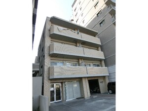 シャルマン麻里布