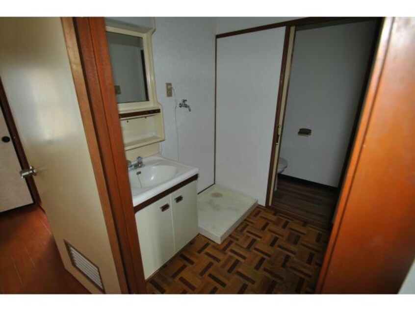  東金沢マンション