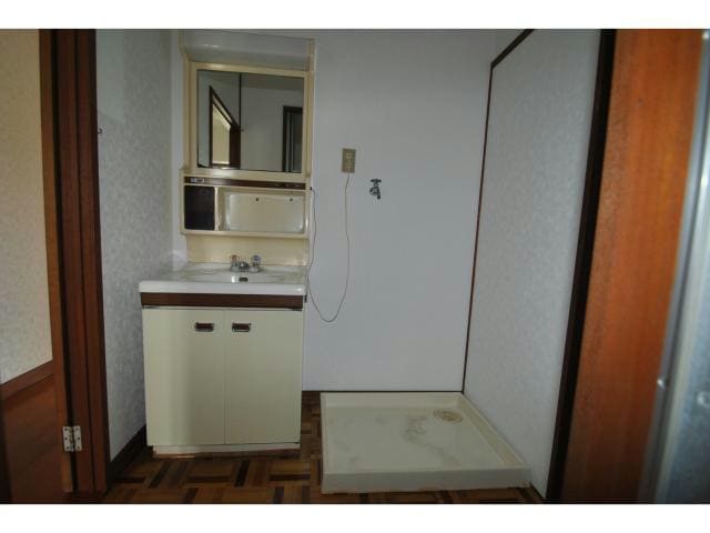  東金沢マンション