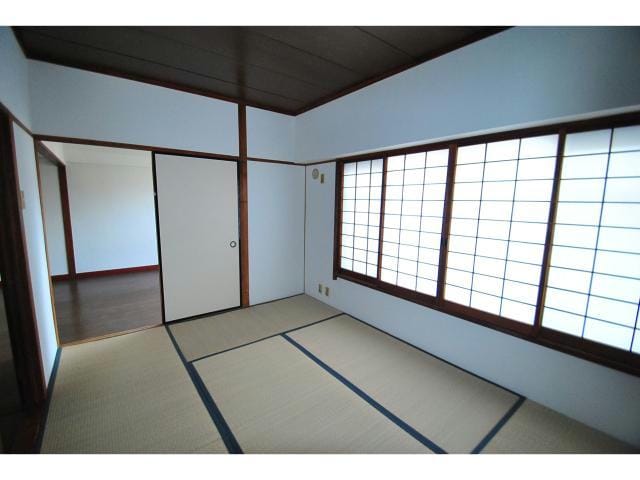  東金沢マンション