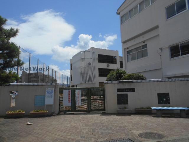 河内長野市立小山田小学校(小学校)まで682m ローレルコート千代田