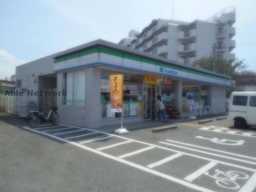 ファミリーマート大阪狭山半田店(コンビニ)まで539m エレガントハイツ