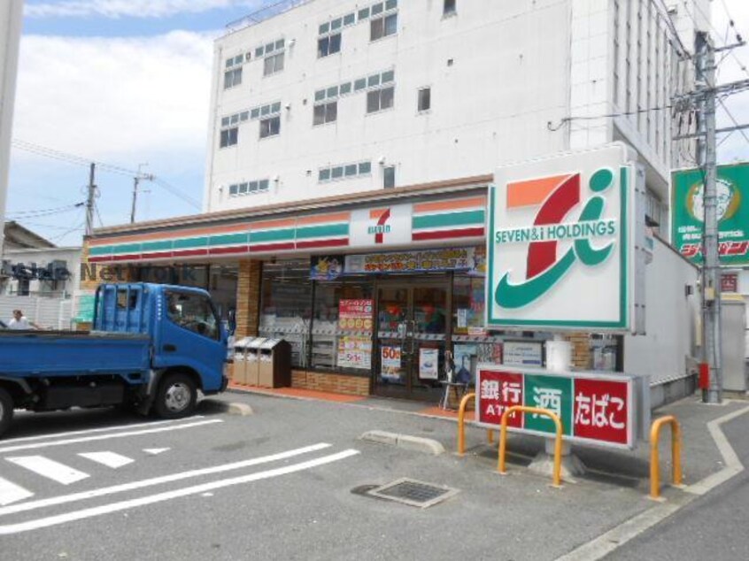 セブンイレブン河内長野本多町店(コンビニ)まで655m アプティ2番館