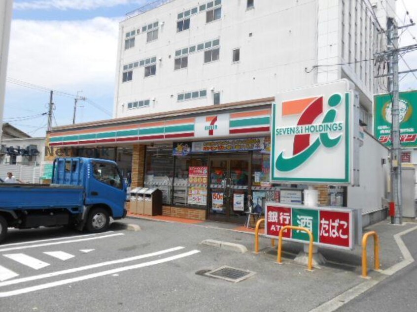 セブンイレブン河内長野本多町店(コンビニ)まで244m クレストコートA