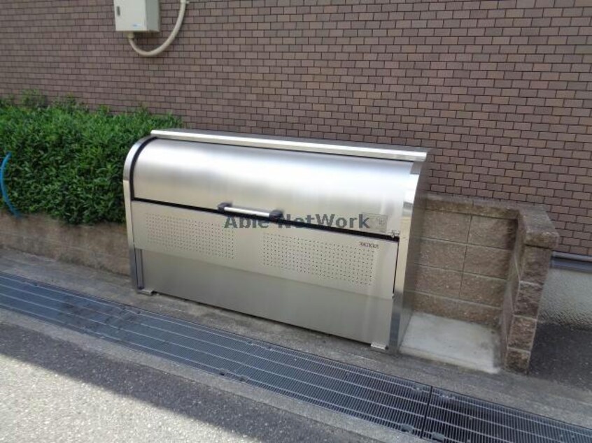  クレストコート　B