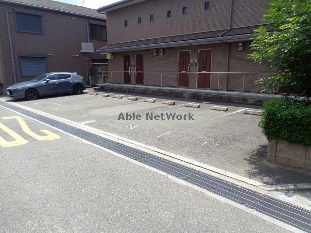  クレストコート　B