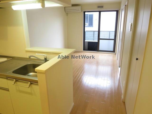  クレストコート　B