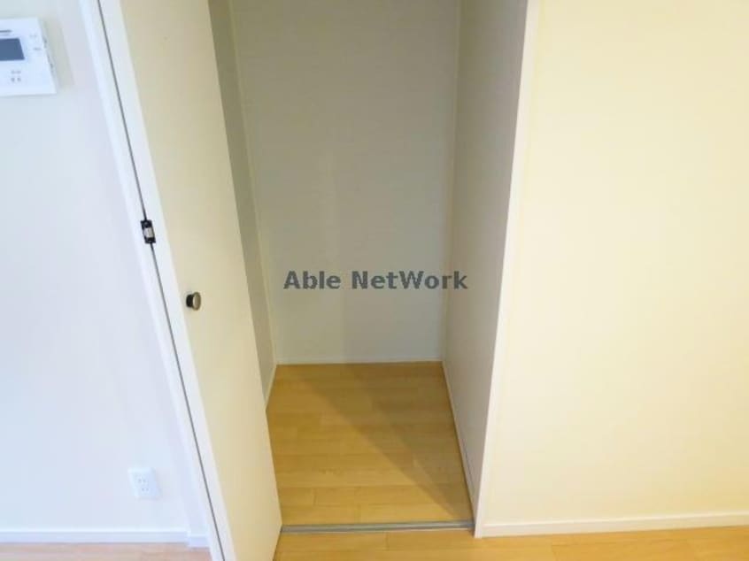  クレストコート　B