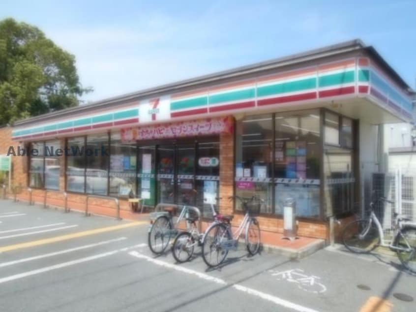 セブンイレブン大阪狭山東野中店(コンビニ)まで621m リヴェール東野