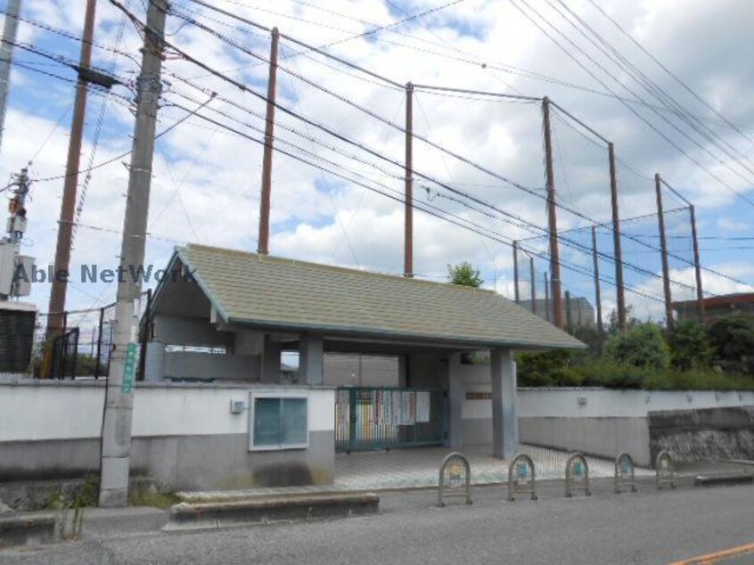 河内長野市立長野小学校(小学校)まで770m ビッグ　ウエスト