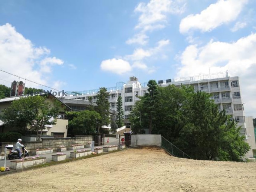 私立清教学園高校(高等学校/高等専門学校)まで2392m レオネクストルーポ