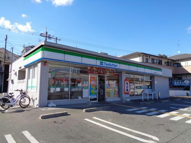 ファミリーマート狭山山本東店(コンビニ)まで1561m メロディーハイツ樫山