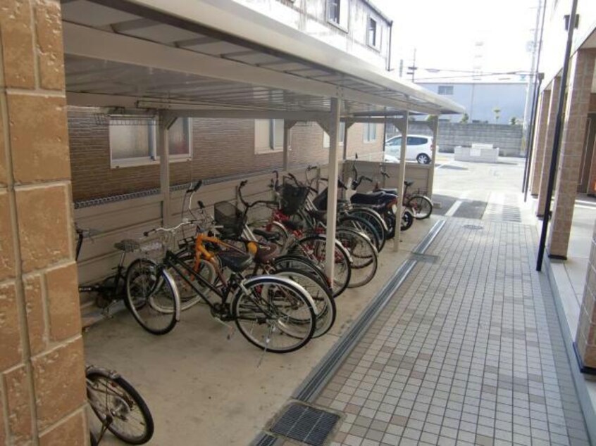  フジパレス札場