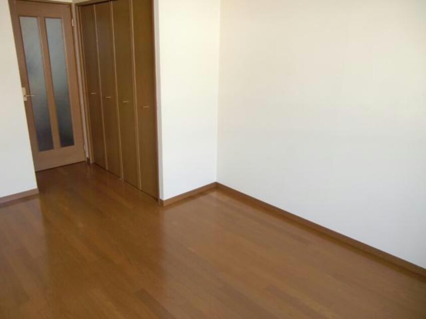  フジパレス札場