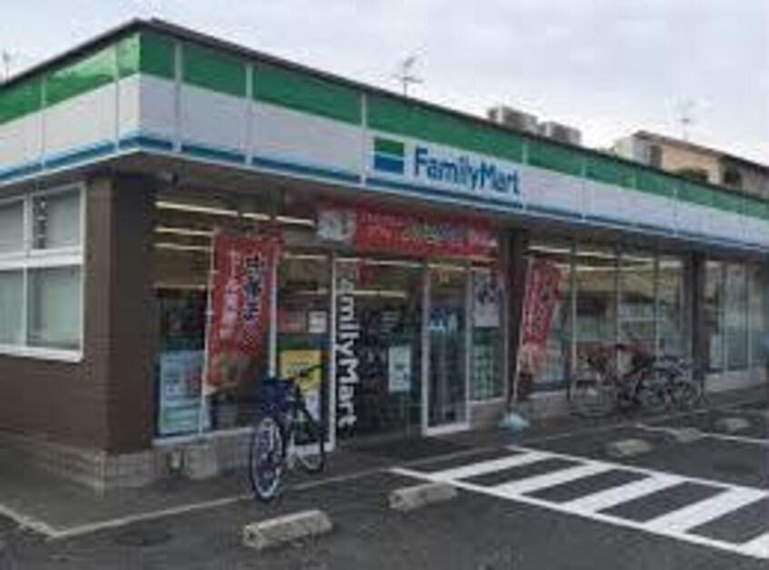 ファミリーマート和泉伯太町店(コンビニ)まで507m モアエクレール