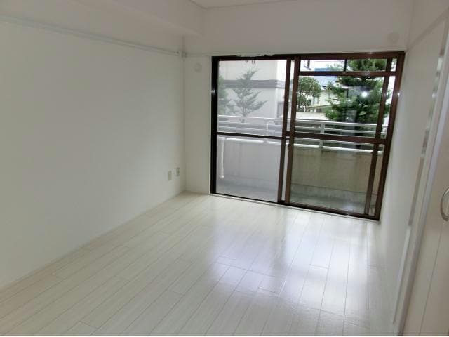  グレイスハイツオオツ