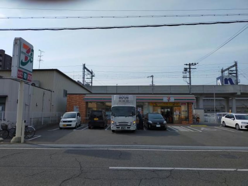 セブンイレブン泉大津市役所前店(コンビニ)まで255m メゾン　アウローラ