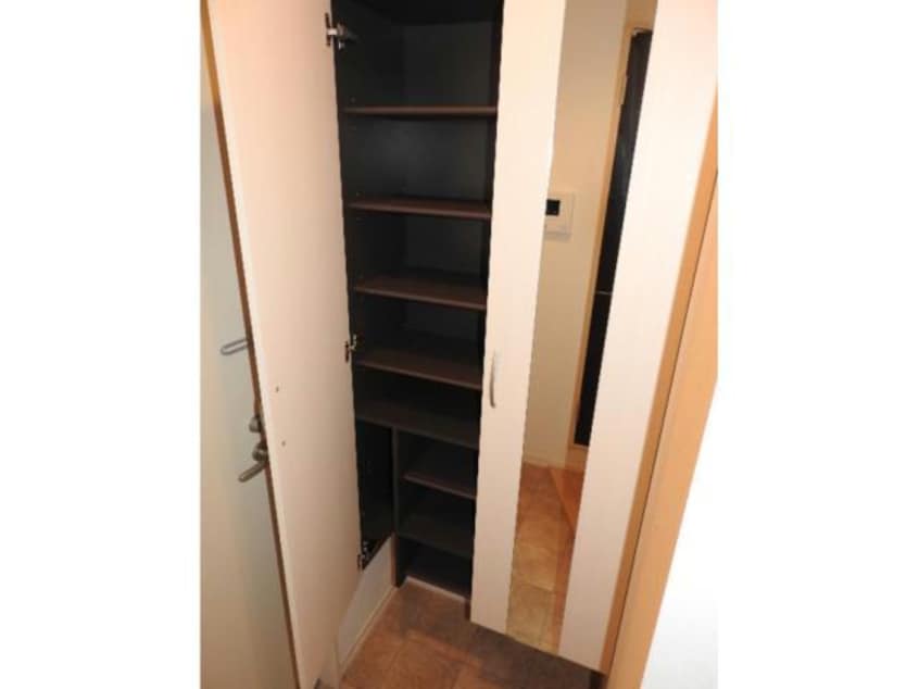 シューズボックス ウエスト　ヒルズ