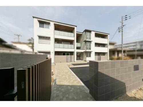  シャーメゾン　トレフル