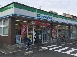 ファミリーマート和泉伯太町店(コンビニ)まで325m パティオベル