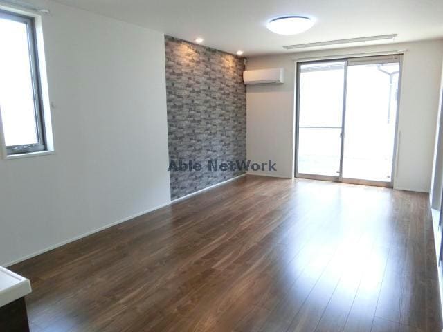  エヌ・ステータス国府