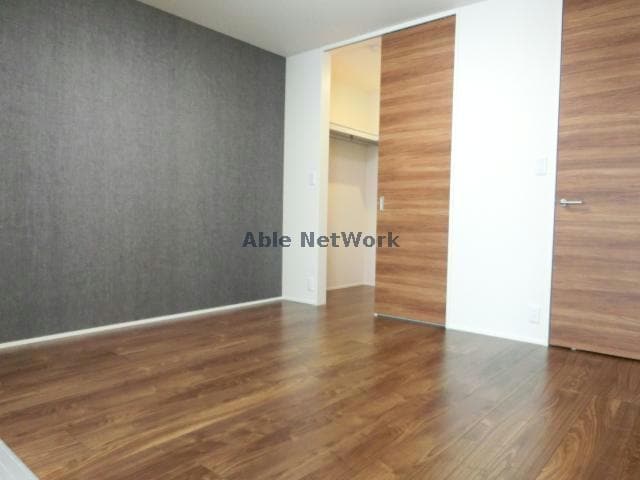  エヌ・ステータス国府