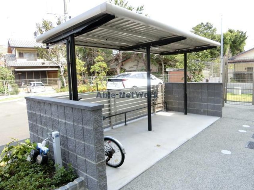  エヌ・ステータス国府