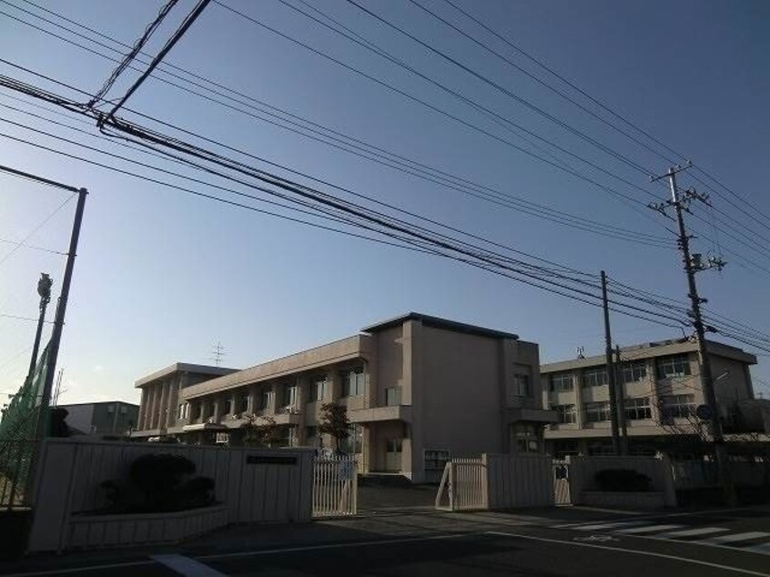 問屋町テラス(ショッピングセンター/アウトレットモール)まで1170m ビューティフル長瀬