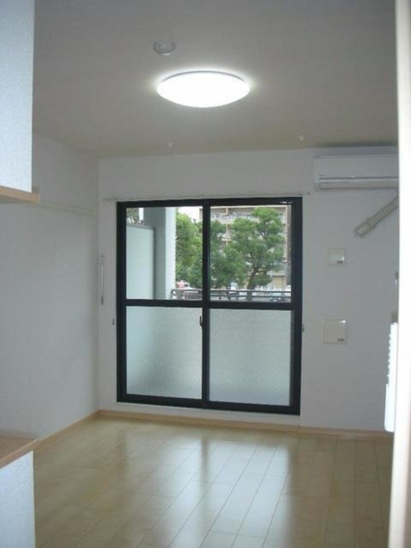  レジデンス西川