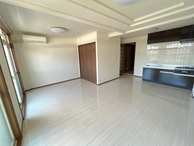 リビング プリベール花尻