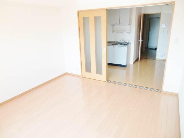 ８帖以上の快適空間 シオン北長瀬