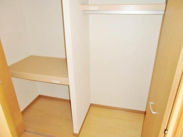 クローゼットタイプの収納スペース シオン北長瀬