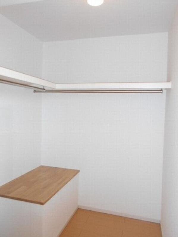  ラ・ベルコリーヌＢ