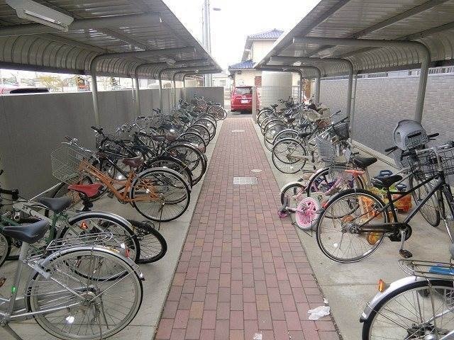 駐輪場 ラ・パティオ