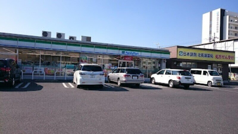 ファミリーマート岡山北長瀬店(コンビニ)まで378m コートヴィレッジ若沼　A棟