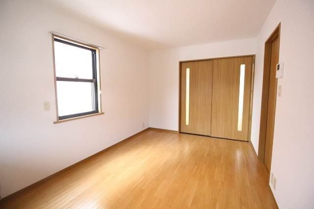  ラッキータウン庭瀬　Ｅ棟