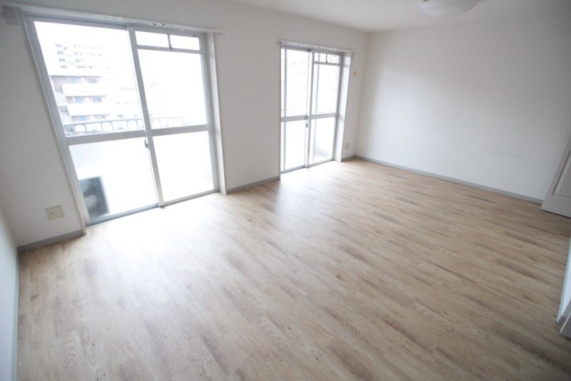  リシェス明日香