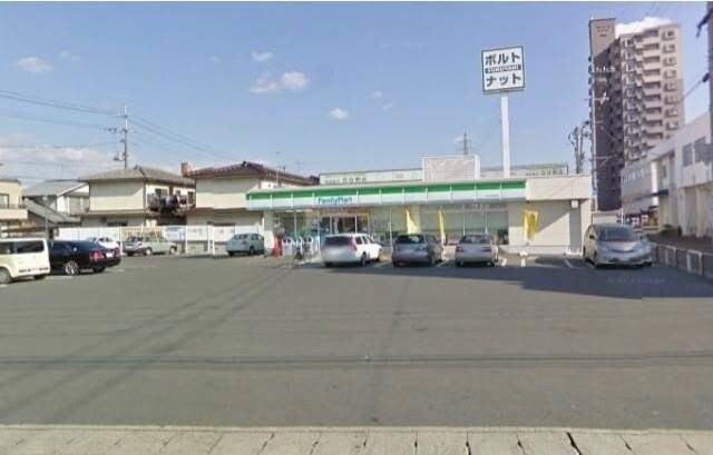 ファミリーマート東古松中央店(コンビニ)まで281m Grandtic Hi