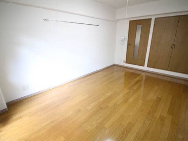 別のお部屋の写真です。実際とは異なります。 キャッスル津島