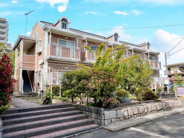  ホワイエ　デ　クレアシオン