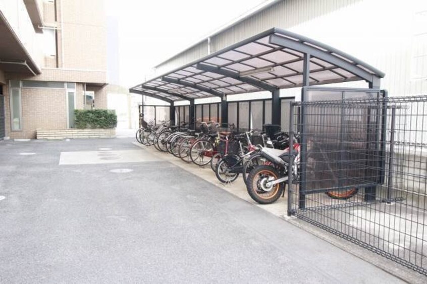 駐輪場・バイク置き場 プレジデント高柳