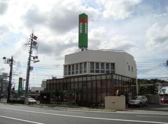 トマト銀行三門支店(銀行)まで4m 三門コンドミニアム