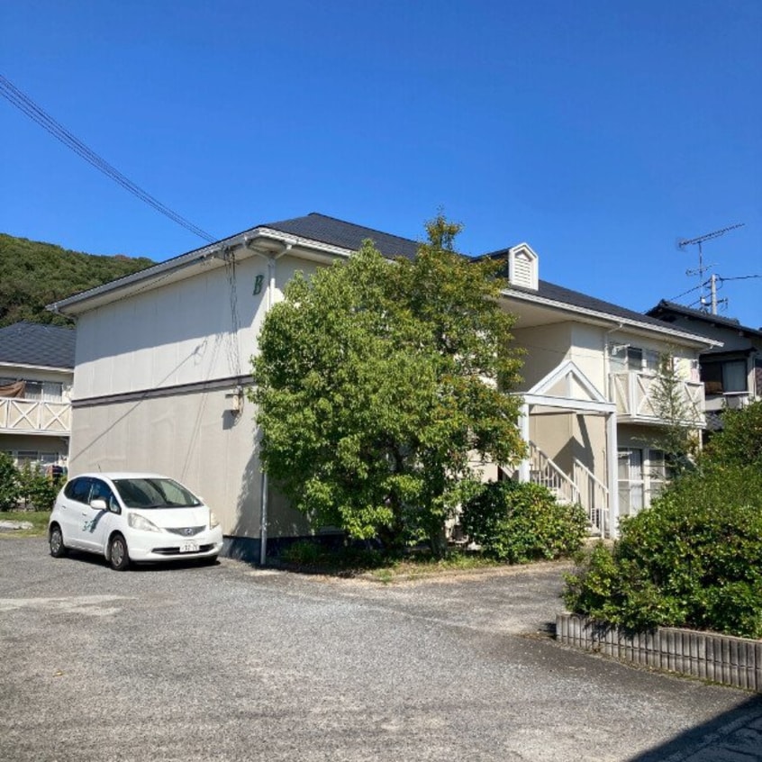  サンコーポ鯉山　B棟