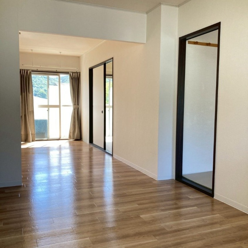  サンコーポ鯉山　B棟