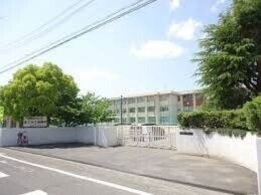 岡山市立吉備中学校(中学校/中等教育学校)まで812m REGALEST 庭瀬Ⅱ