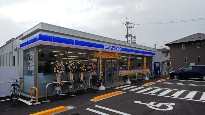 ローソン岡山庭瀬(コンビニ)まで491m REGALEST 庭瀬Ⅱ