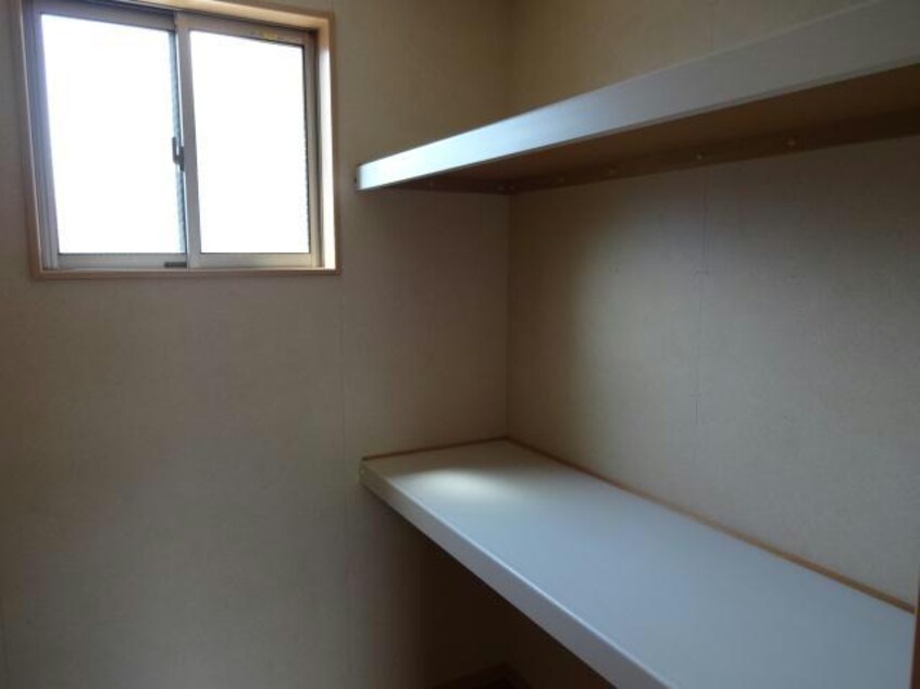 ウォークインクローゼット シティハイムⅡ