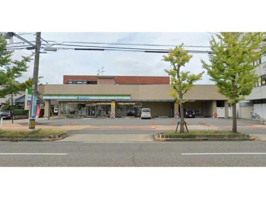 ファミリーマート福井宝永三丁目店(コンビニ)まで275m シティハイムⅡ