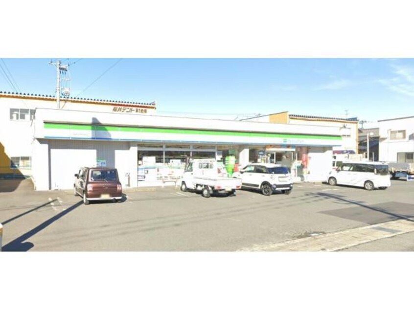 ファミリーマート福井高木中央店(コンビニ)まで399m ハートフル　オリーブの樹